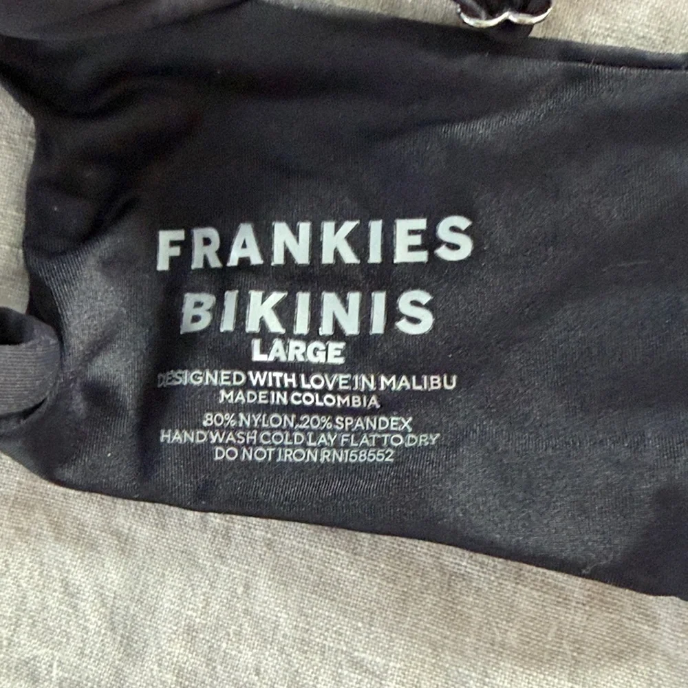 Frankie's Bikinis Black Women's swim suit top only SIZE LARGE - Picture 2 of 7